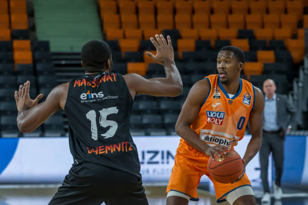 之间存在巨 之间存在巨