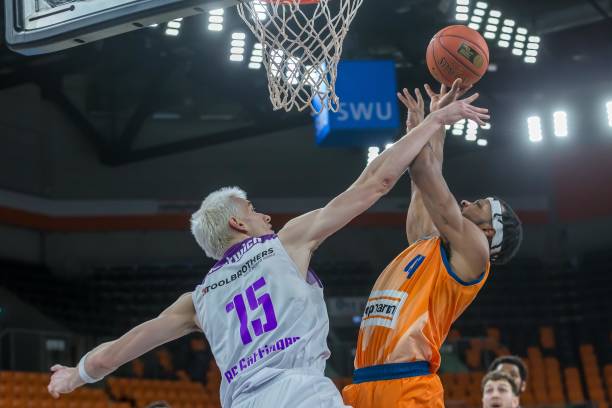 在整个赛季 在整个赛季