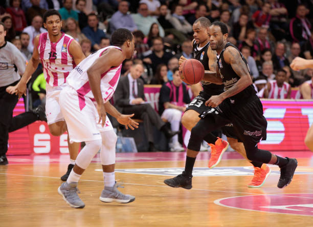 家队在追求 家队在追求