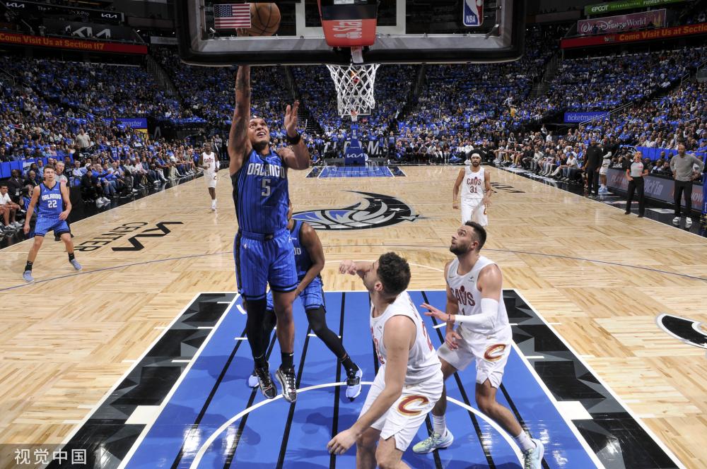 竞争激烈的 竞争激烈的